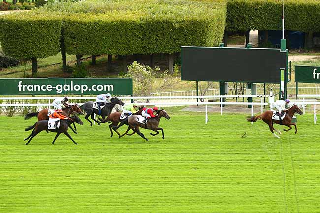 Photo d'arrivée de la course pmu PRIX DE SAINT-FORGET à SAINT-CLOUD le Vendredi 27 septembre 2019