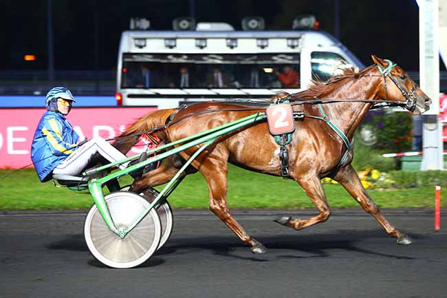 Photo d'arrivée de la course pmu PRIX CALIFORNIA à PARIS-VINCENNES le Mardi 22 octobre 2019