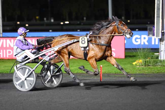 Photo d'arrivée de la course pmu PRIX LOUIS CAUCHOIS à PARIS-VINCENNES le Vendredi 25 octobre 2019