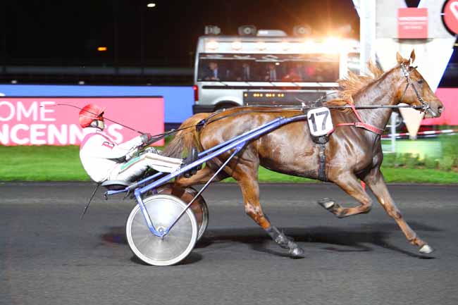 Photo d'arrivée de la course pmu PRIX DRACO à PARIS-VINCENNES le Vendredi 1 novembre 2019