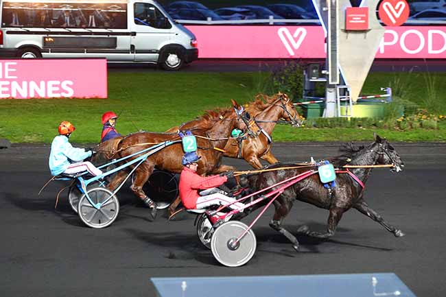 Photo d'arrivée de la course pmu PRIX ATLANTIC à PARIS-VINCENNES le Samedi 9 novembre 2019