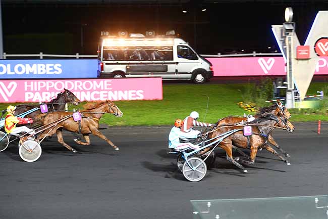 Photo d'arrivée de la course pmu PRIX DE COLOMBES à PARIS-VINCENNES le Samedi 9 novembre 2019