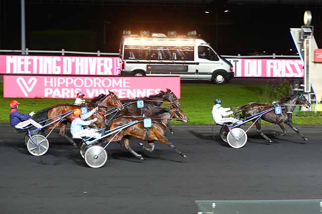 Photo d'arrivée de la course pmu PRIX DE BEAUVAIS à PARIS-VINCENNES le Samedi 9 novembre 2019