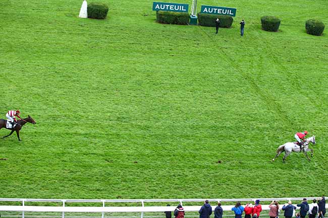 Photo d'arrivée de la course pmu PRIX ROBERT DE LIPOWSKI à AUTEUIL le Dimanche 10 novembre 2019