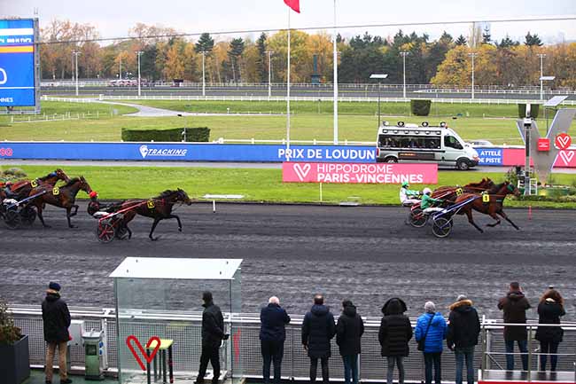 Photo d'arrivée de la course pmu PRIX DE LOUDUN à PARIS-VINCENNES le Lundi 18 novembre 2019