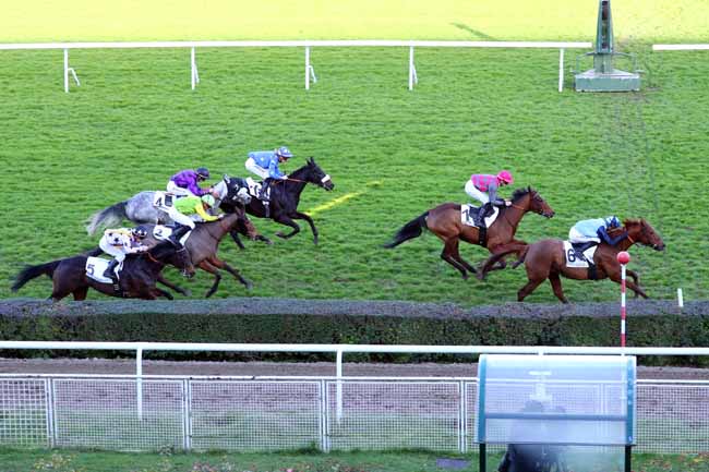 Photo d'arrivée de la course pmu PRIX DE GRAVELLE à SAINT-CLOUD le Vendredi 22 novembre 2019