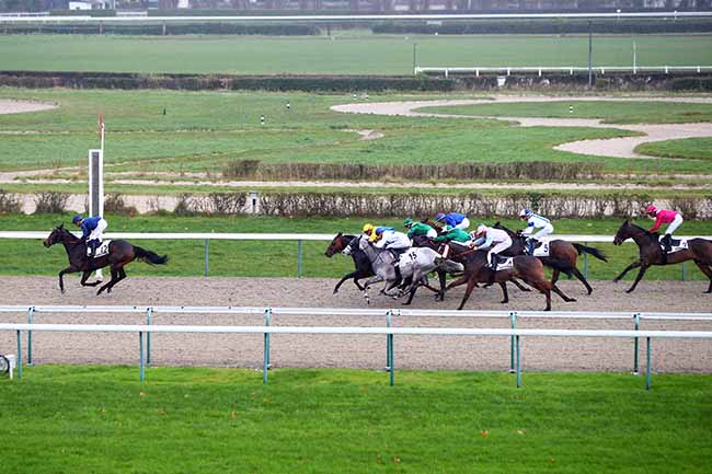 Photo d'arrivée de la course pmu PRIX DES PECHERS à DEAUVILLE le Jeudi 28 novembre 2019