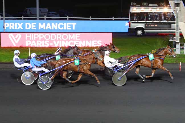 Photo d'arrivée de la course pmu PRIX DE MANCIET à PARIS-VINCENNES le Samedi 30 novembre 2019