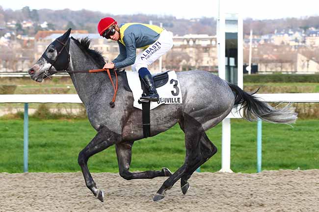 Photo d'arrivée de la course pmu PRIX D'UTAH BEACH à DEAUVILLE le Dimanche 1 décembre 2019