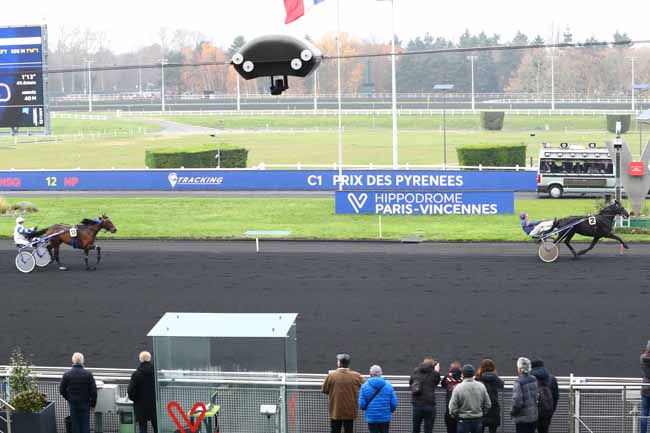 Photo d'arrivée de la course pmu PRIX DES PYRENEES à PARIS-VINCENNES le Mardi 3 décembre 2019