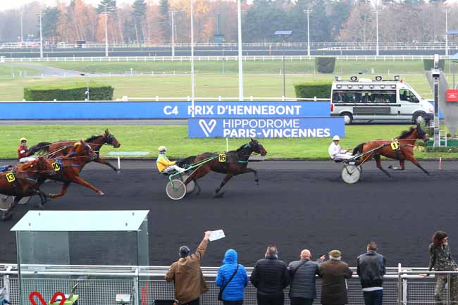 Photo d'arrivée de la course pmu PRIX D'HENNEBONT à PARIS-VINCENNES le Mardi 3 décembre 2019