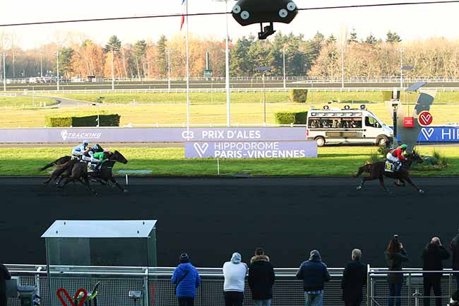 Photo d'arrivée de la course pmu PRIX D'ALES à PARIS-VINCENNES le Mercredi 4 décembre 2019