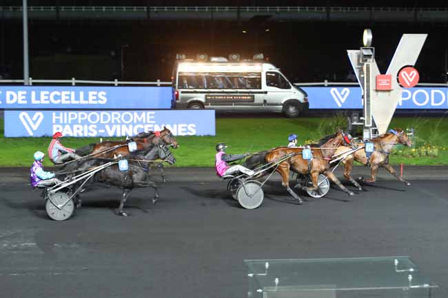 Photo d'arrivée de la course pmu PRIX DE LECELLES à PARIS-VINCENNES le Dimanche 8 décembre 2019