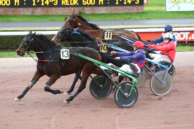 Photo d'arrivée de la course pmu PRIX DES CALCEOLAIRES à CABOURG le Mardi 10 décembre 2019