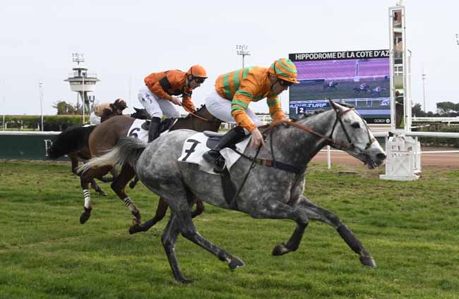 Photo d'arrivée de la course pmu PRIX DU BREIL à CAGNES-SUR-MER le Mardi 17 décembre 2019