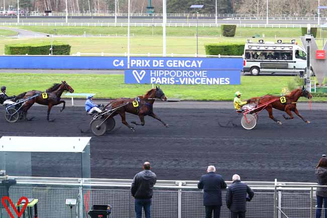 Photo d'arrivée de la course pmu PRIX DE GENCAY à PARIS-VINCENNES le Mardi 17 décembre 2019