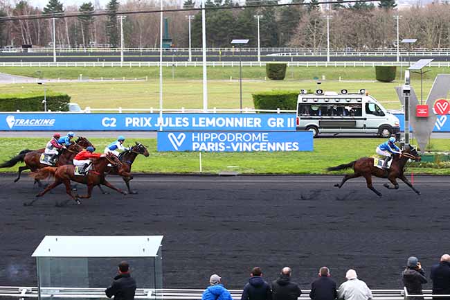 Photo d'arrivée de la course pmu PRIX JULES LEMONNIER à PARIS-VINCENNES le Samedi 21 décembre 2019