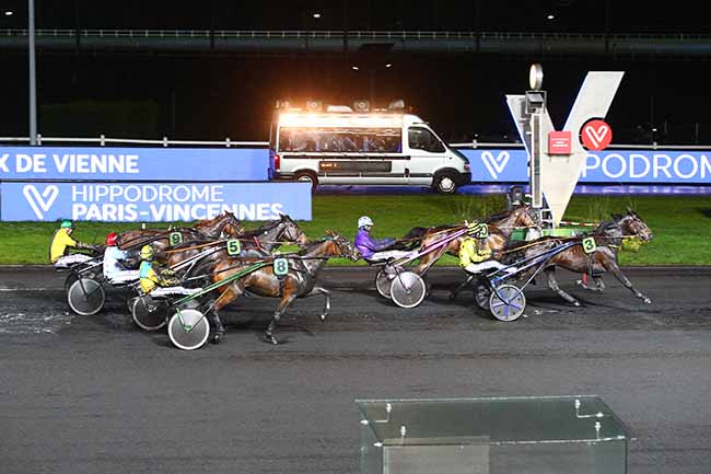 Photo d'arrivée de la course pmu PRIX DE VIENNE à PARIS-VINCENNES le Samedi 21 décembre 2019