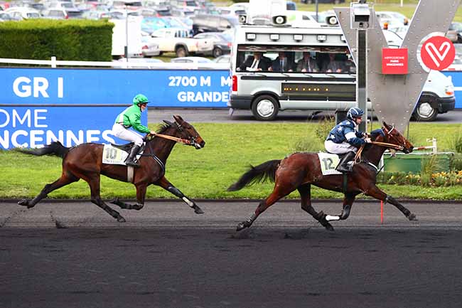 Photo d'arrivée de la course pmu PRIX DE VINCENNES à PARIS-VINCENNES le Dimanche 22 décembre 2019