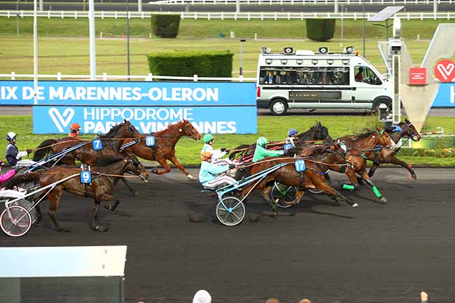 Photo d'arrivée de la course pmu PRIX DE MARENNES-OLERON à PARIS-VINCENNES le Mardi 24 décembre 2019