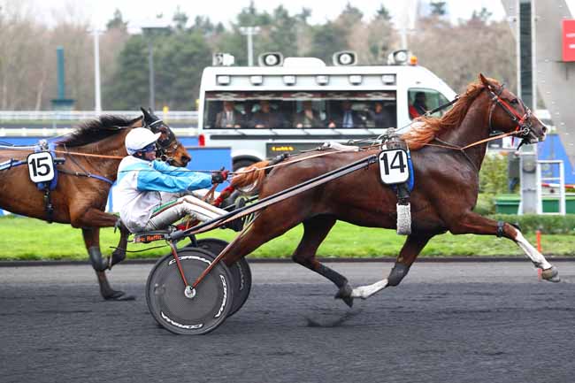 Photo d'arrivée de la course pmu PRIX DE BESANCON à PARIS-VINCENNES le Vendredi 27 décembre 2019