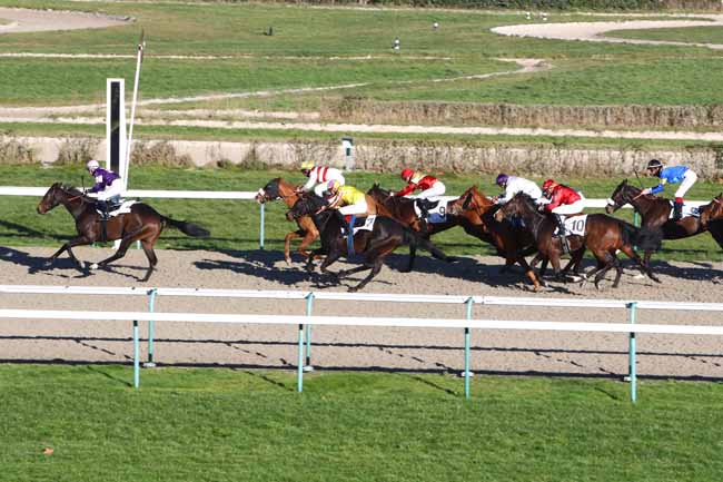 Photo d'arrivée de la course pmu PRIX DE LA COUR ORIOT à DEAUVILLE le Lundi 30 décembre 2019