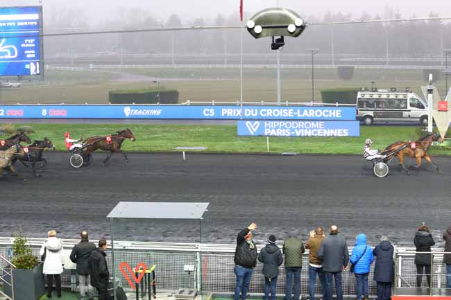 Photo d'arrivée de la course pmu PRIX DU CROISE-LAROCHE à PARIS-VINCENNES le Mercredi 1 janvier 2020