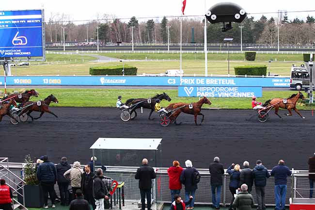 Photo d'arrivée de la course pmu PRIX DE BRETEUIL à PARIS-VINCENNES le Samedi 4 janvier 2020