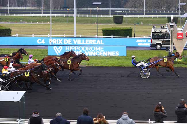 Photo d'arrivée de la course pmu PRIX DE VILLEREAL à PARIS-VINCENNES le Mardi 7 janvier 2020