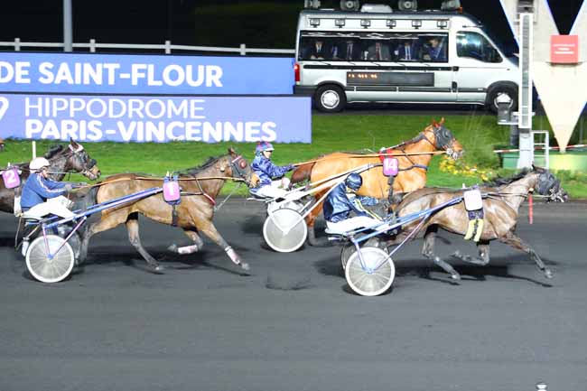 Photo d'arrivée de la course pmu PRIX DE SAINT-FLOUR à PARIS-VINCENNES le Samedi 11 janvier 2020