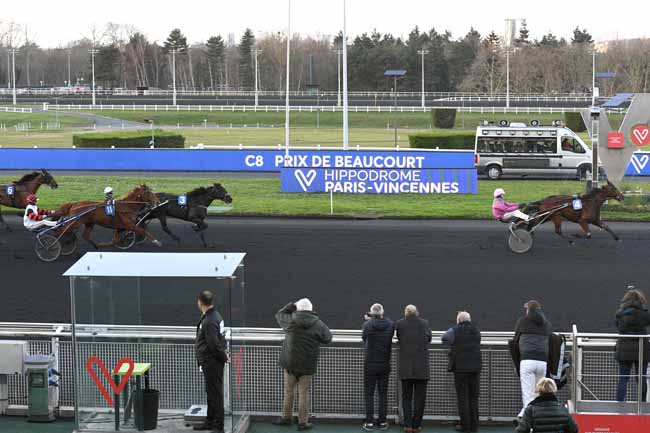 Photo d'arrivée de la course pmu PRIX DE BEAUCOURT à PARIS-VINCENNES le Vendredi 17 janvier 2020
