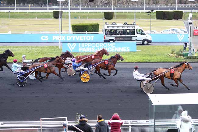 Photo d'arrivée de la course pmu PRIX D'YVETOT à PARIS-VINCENNES le Mardi 28 janvier 2020
