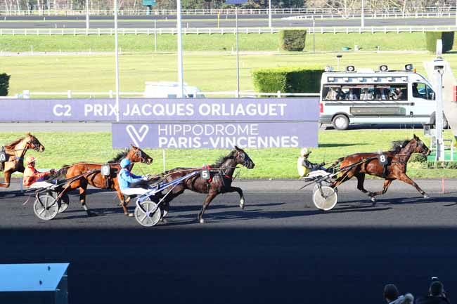 Photo d'arrivée de la course pmu PRIX JACQUES ORLIAGUET à PARIS-VINCENNES le Jeudi 6 février 2020