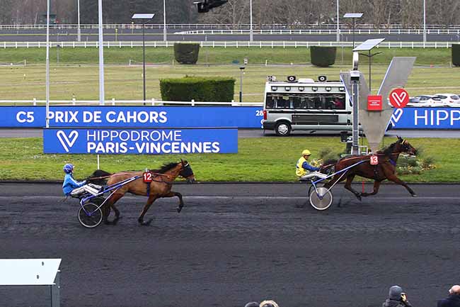 Photo d'arrivée de la course pmu PRIX DE CAHORS à PARIS-VINCENNES le Jeudi 13 février 2020