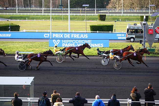 Photo d'arrivée de la course pmu PRIX DE FREJUS à PARIS-VINCENNES le Lundi 17 février 2020