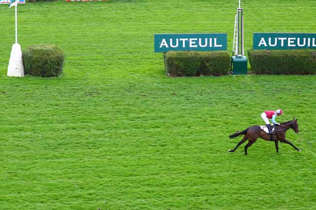 Photo d'arrivée de la course pmu PRIX JEAN-CLAUDE EVAIN à AUTEUIL le Lundi 24 février 2020