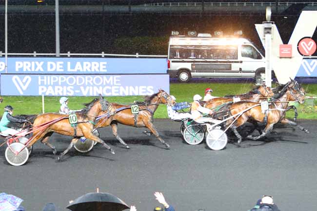 Photo d'arrivée de la course pmu PRIX DE LARRE à PARIS-VINCENNES le Samedi 29 février 2020