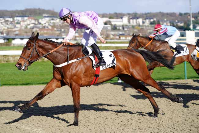 Photo d'arrivée de la course pmu PRIX DE L'OPERATION MAPLE à DEAUVILLE le Samedi 29 février 2020