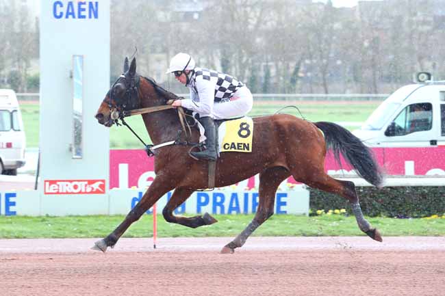 Photo d'arrivée de la course pmu PRIX DE PUCHAY à CAEN le Jeudi 12 mars 2020
