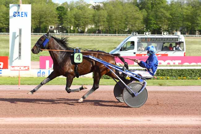 Photo d'arrivée de la course pmu PRIX GEORGES DREUX à CAEN le Mercredi 13 mai 2020