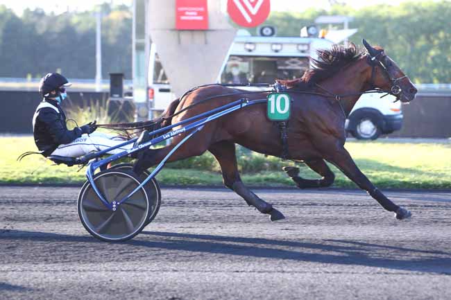 Photo d'arrivée de la course pmu PRIX ABUNDANTIA à PARIS-VINCENNES le Vendredi 15 mai 2020