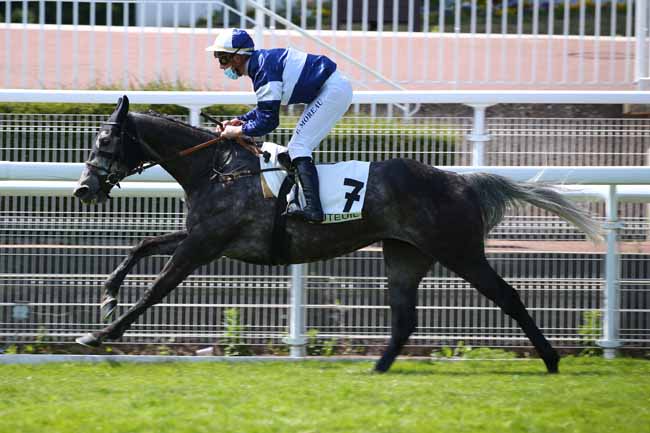 Photo d'arrivée de la course pmu GRANDE COURSE DE HAIES DE PRINTEMPS à AUTEUIL le Samedi 16 mai 2020