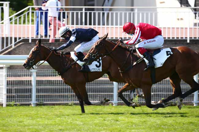 Photo d'arrivée de la course pmu PRIX D'ARLES à AUTEUIL le Samedi 16 mai 2020