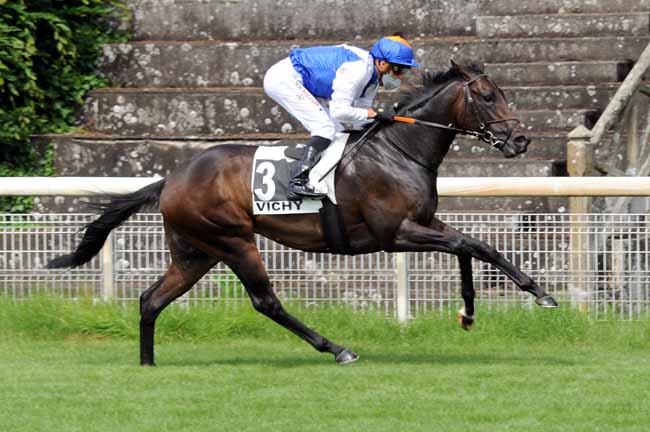 Photo d'arrivée de la course pmu PRIX DE LA GROTTE AUX CRISTAUX à VICHY le Vendredi 22 mai 2020