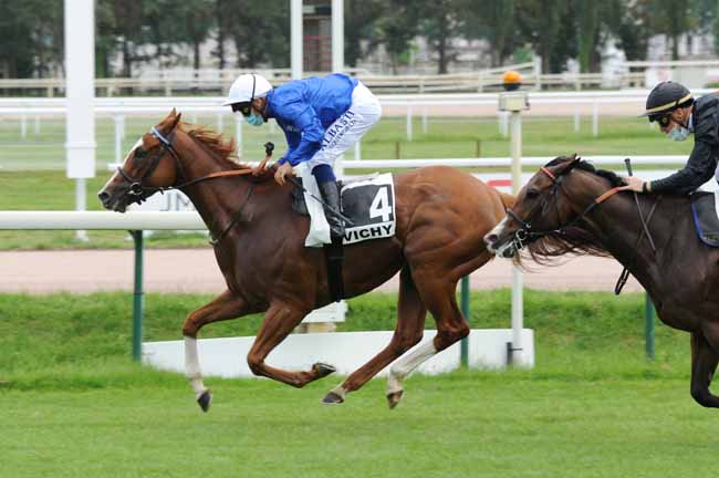 Photo d'arrivée de la course pmu PRIX DU ROCHER DE BOULIGNY à VICHY le Vendredi 22 mai 2020