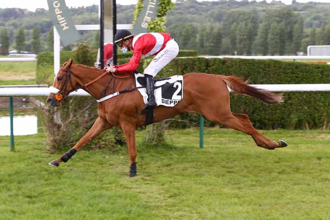 Photo d'arrivée de la course pmu PRIX DE SOSPEL à DIEPPE le Vendredi 22 mai 2020