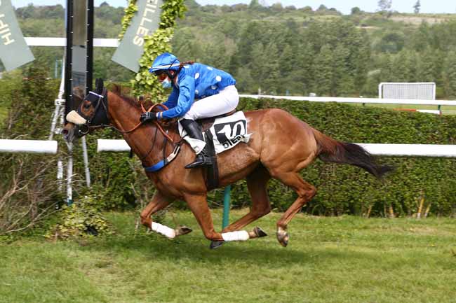 Photo d'arrivée de la course pmu PRIX ROBERT FOURNIER SARLOVEZE à DIEPPE le Vendredi 22 mai 2020
