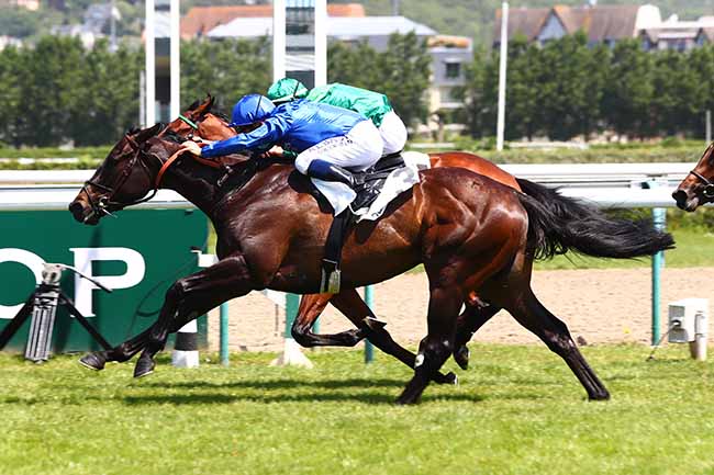 Photo d'arrivée de la course pmu PRIX DU MUSEE CARNAVALET à DEAUVILLE le Dimanche 24 mai 2020