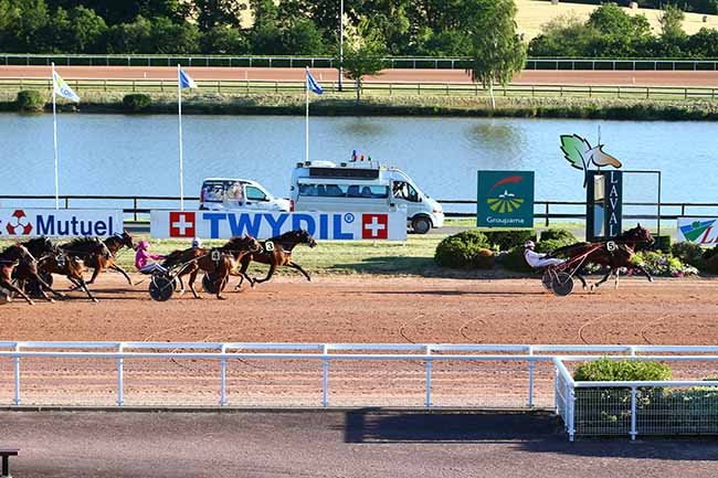 Photo d'arrivée de la course pmu PRIX KLOTHO à LAVAL le Vendredi 29 mai 2020