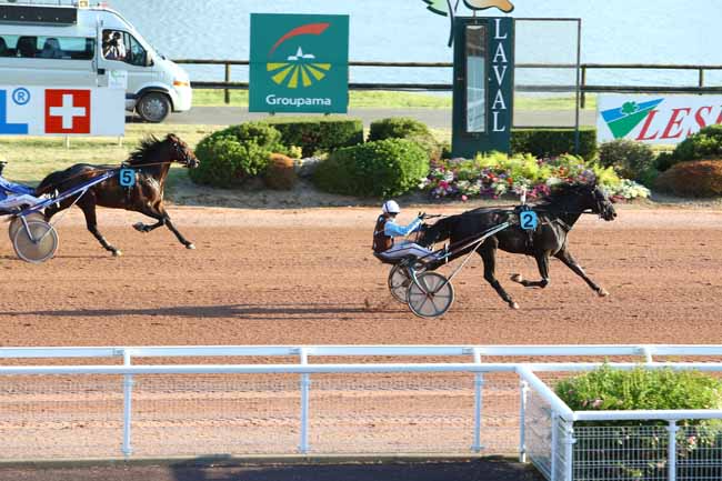 Photo d'arrivée de la course pmu PRIX HESPERIA à LAVAL le Mardi 2 juin 2020